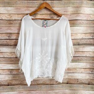 Johnny Was White Embroidered Butterfly Floral Scalloped Top Size Medium